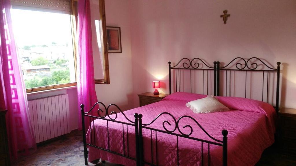 Il Giardino Del Gallo Foligno Zimmer foto